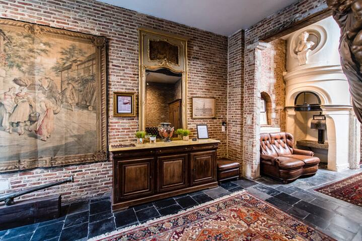 HOFMARKGRAAF: 18 PEOPLE – UNIQUE APPT. IN MANSION gallery image 2