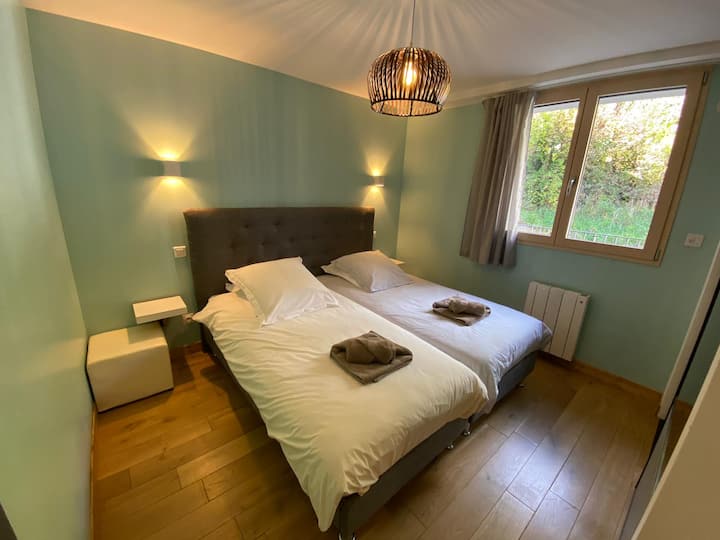 卧室2 
2张床90 x 200
衣柜
户外景观 