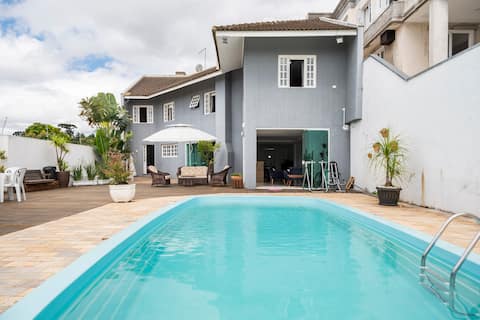 Beautiful house, spacious, with swimming pool, very comfortable.