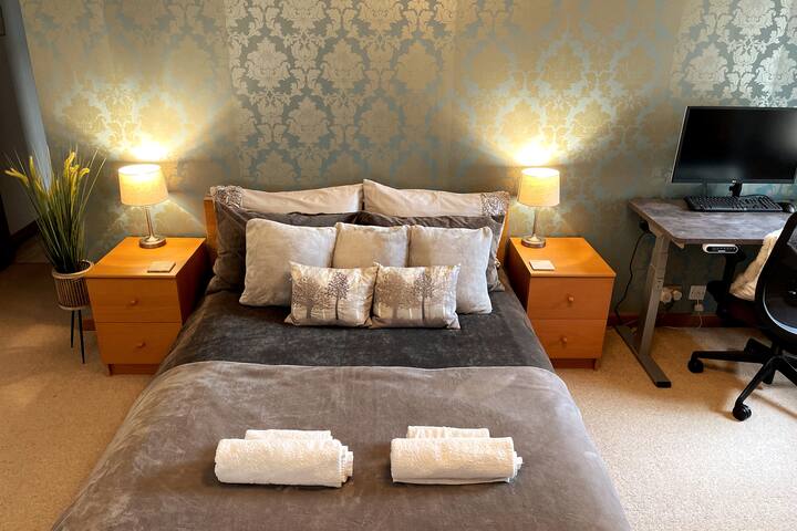 Beautiful 2 bedroom apartment by the Royal Mile gallery image 4