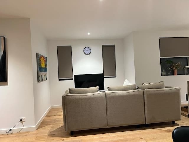 Cosy Entire Home Apartment with 3 bedrooms