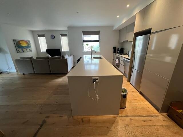 Cosy Entire Home Apartment with 3 bedrooms gallery image 4