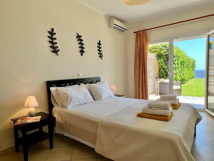 Dhomë gjumi dyshe në katin përdhe