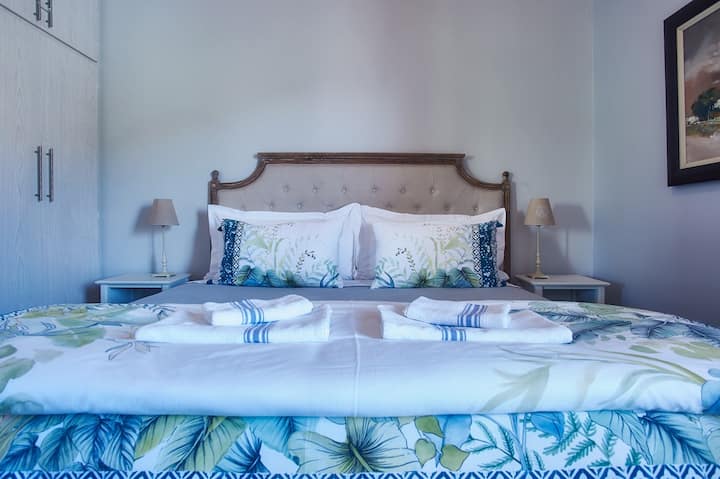 We love sleep. We aim to do it well & offer you the best comfort in our beds & fine linen. Block out curtains ensure that you can have a lie in. It's probably just what you need. A good nights rest.