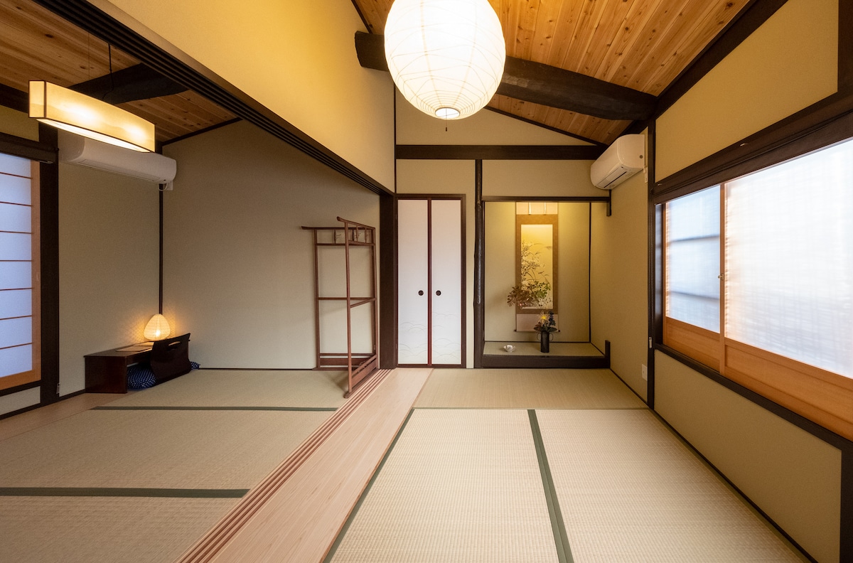 2 F和室 1 & 2/和室ベッドルーム1 & 2 （和ベッド5台）