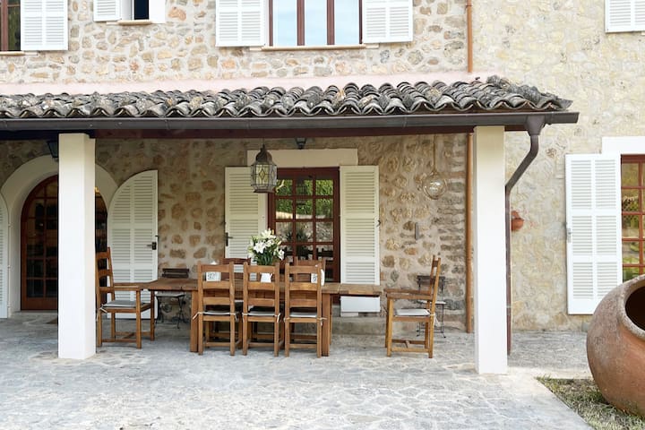 Spacious & Elegant Finca Mallorca gallery image 4