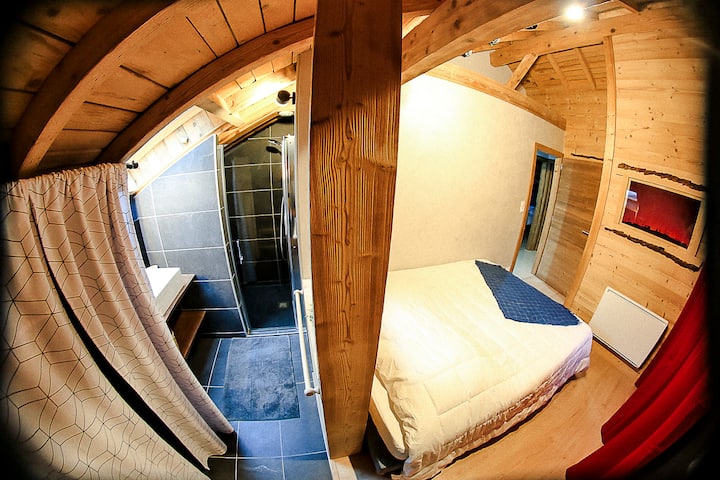 dhoma kryesore e gjumit 2 me dush 