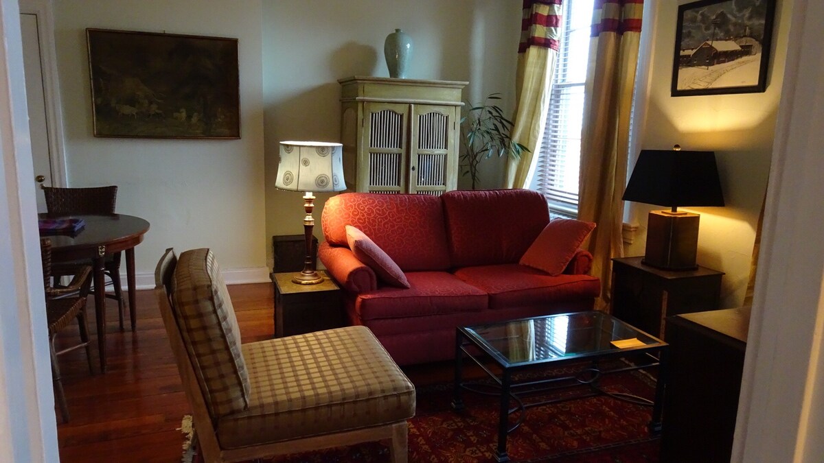 Top Airbnb: Apt. in Mount Vernon w/ Off Street Parking in Baltimore