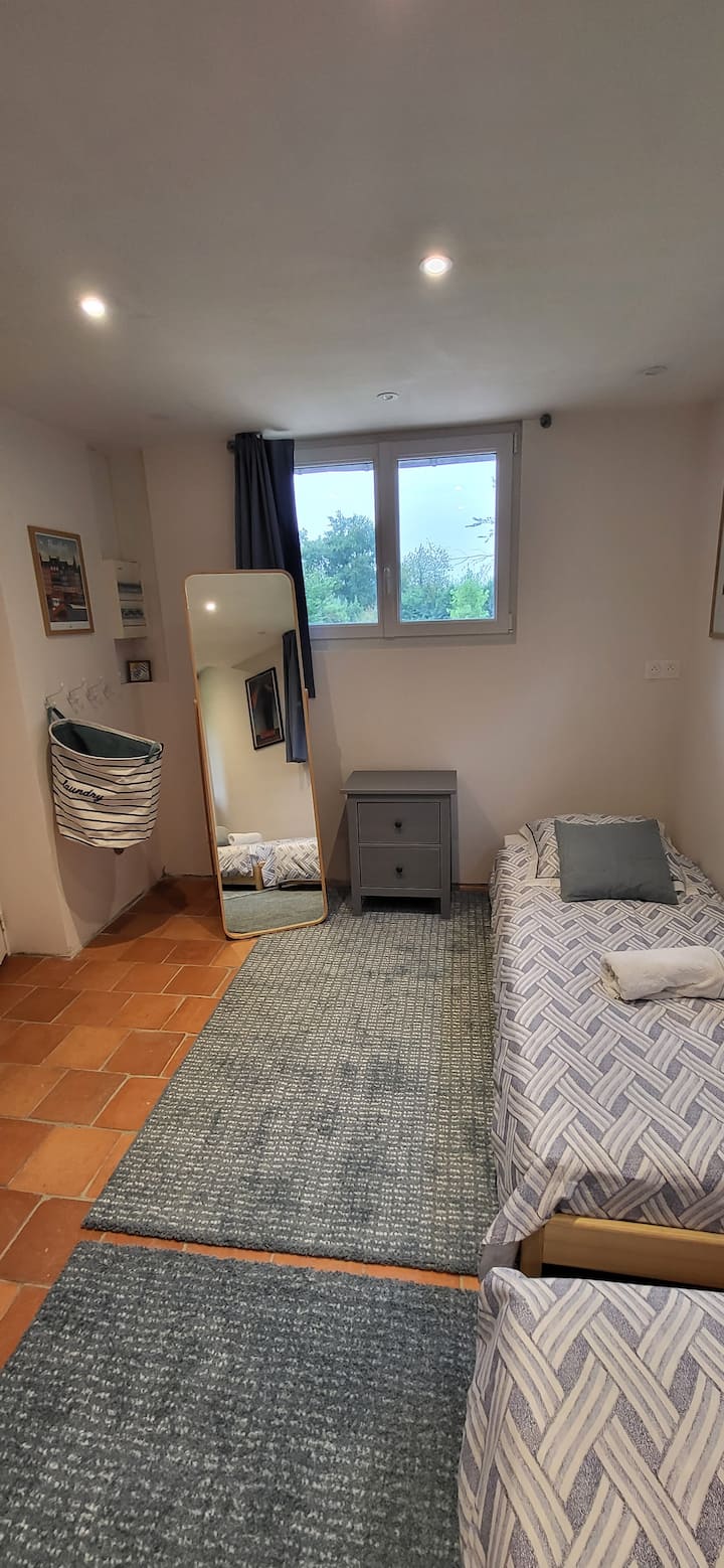 Child Room outbuilding. 
2 beds 0.80 x 1.90. Only reserved for children