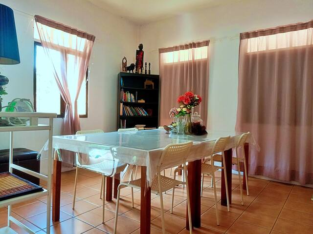 Entire Villa 20+ / Pool & Garden / Bangkok center gallery image 5