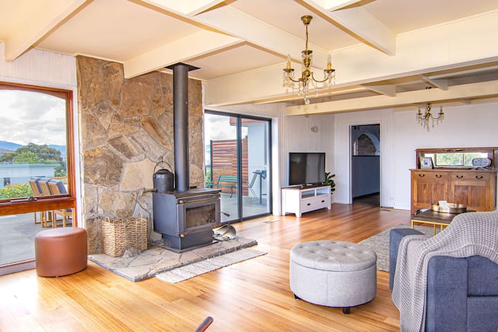 Alma Views, large 4 bed home gallery image 2