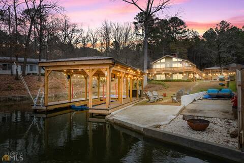 Waterfront - Dock, Firepit, GameRoom, Dog friendly