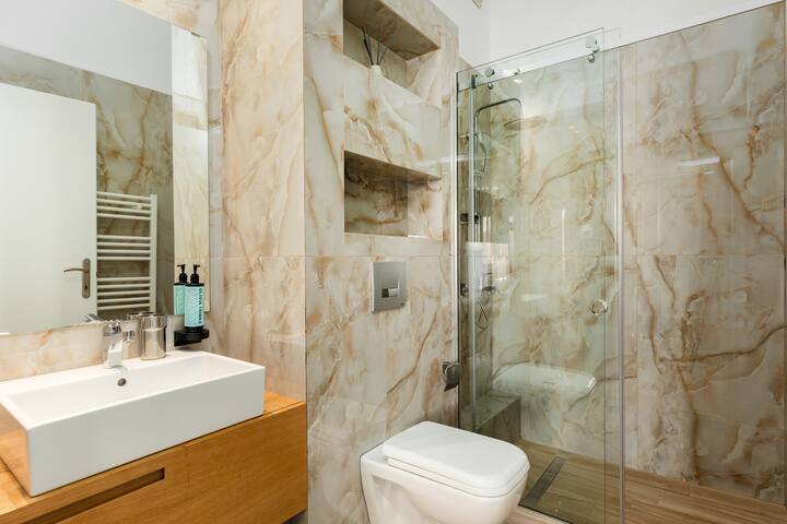 #Apollo: Luxe Aristotelous penthouse w/ city view gallery image 4