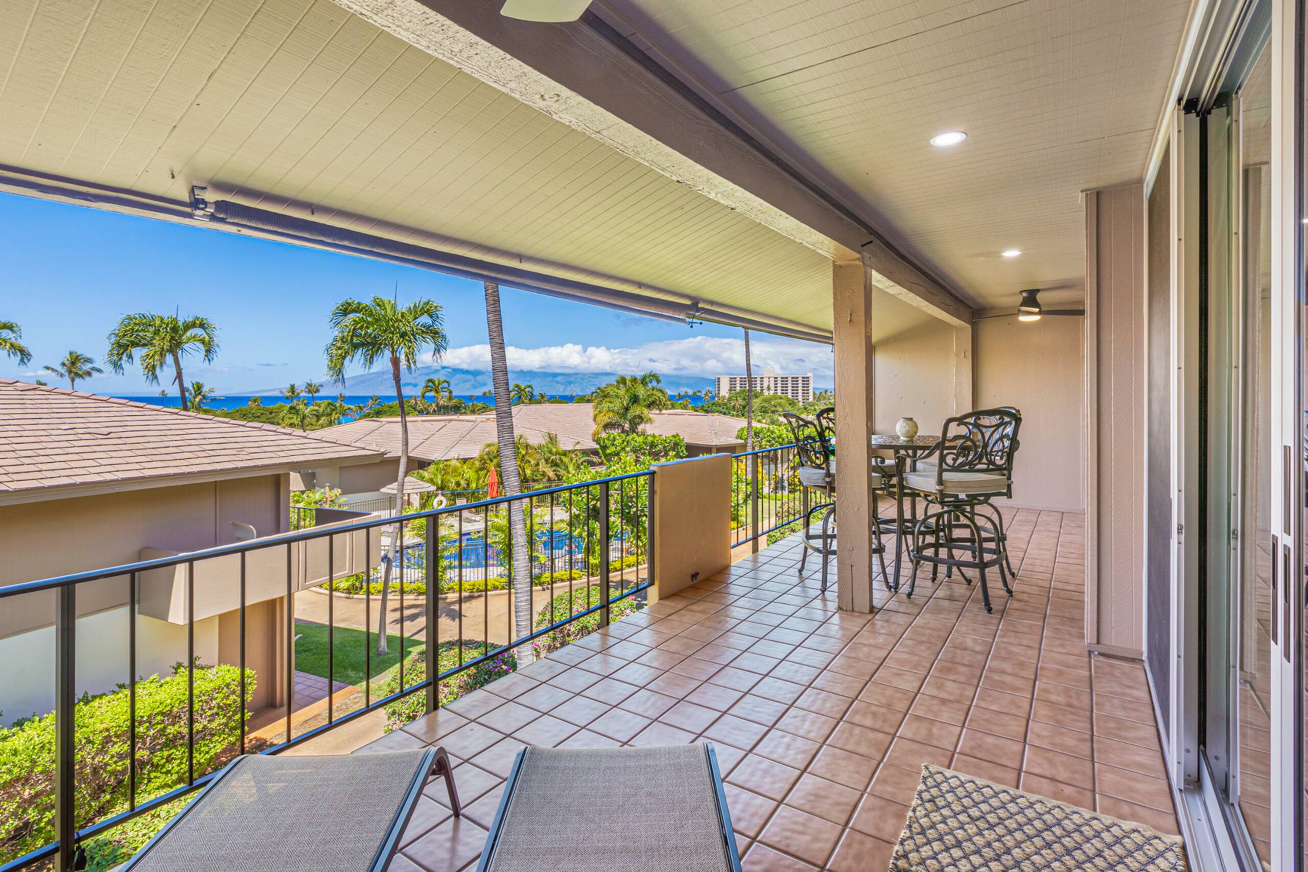 Condo in Lahaina · ★5.0 · 1 bedroom · 2 beds · 2 baths - Image 28