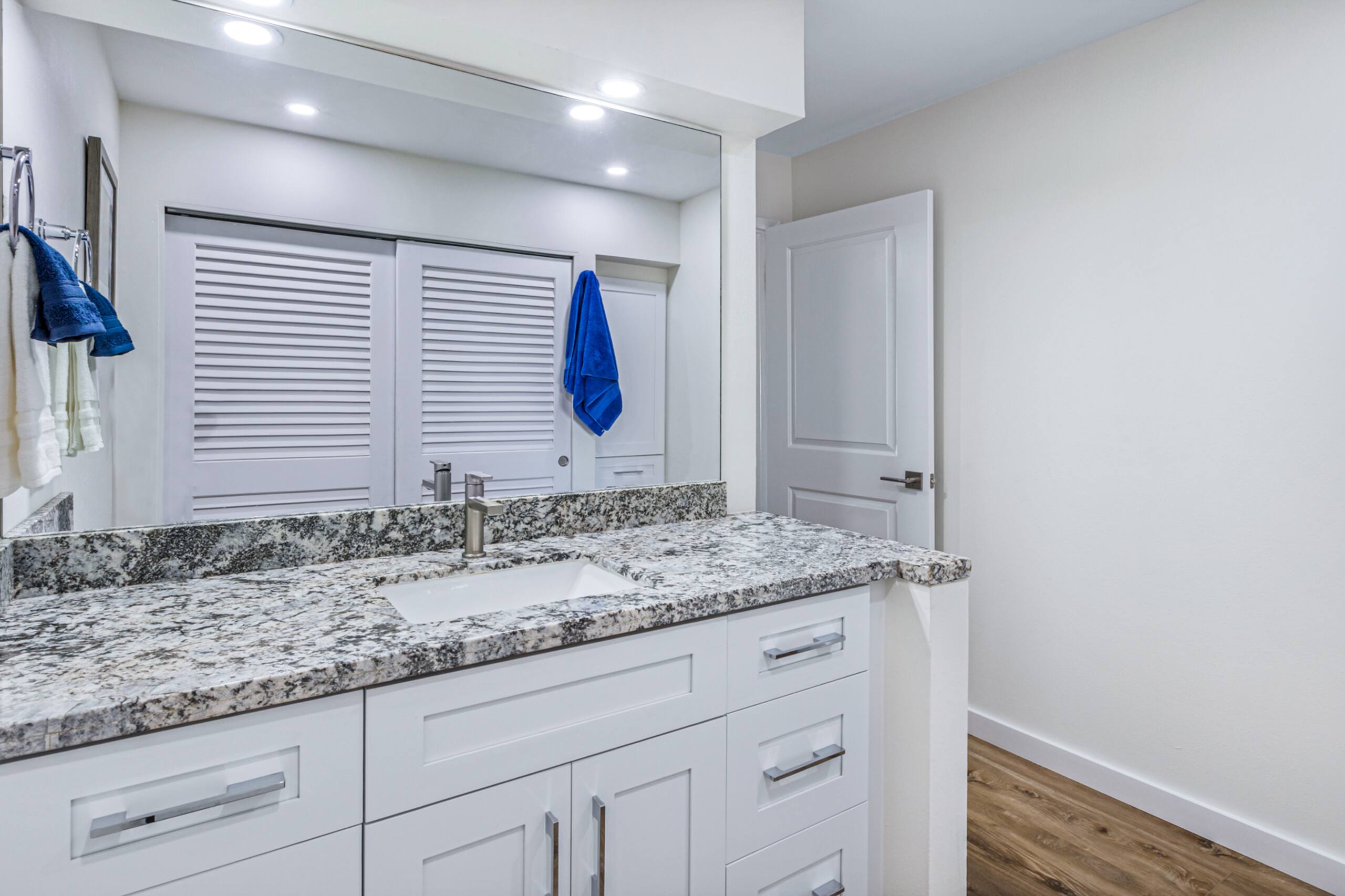 Condo in Lahaina · ★5.0 · 1 bedroom · 2 beds · 2 baths - Image 7