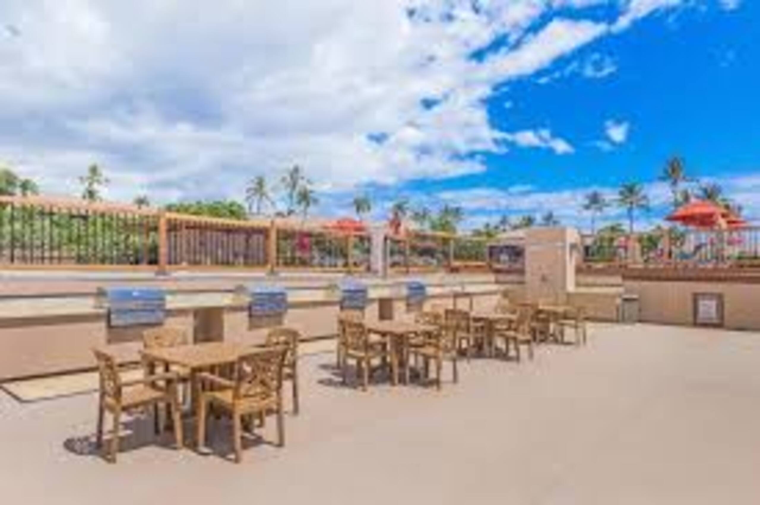 Condo in Lahaina · ★5.0 · 1 bedroom · 2 beds · 2 baths - Image 32