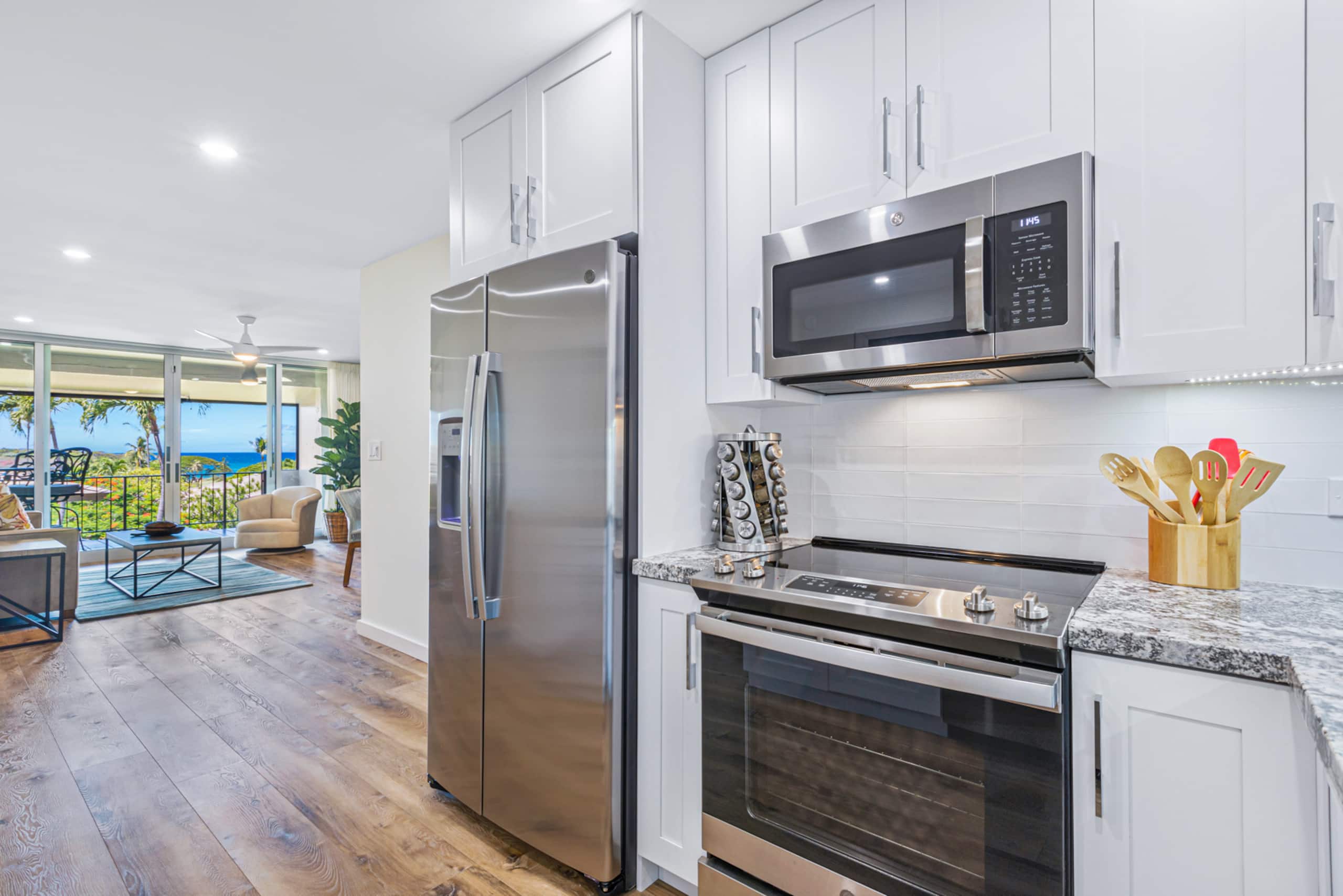 Condo in Lahaina · ★5.0 · 1 bedroom · 2 beds · 2 baths - Image 10