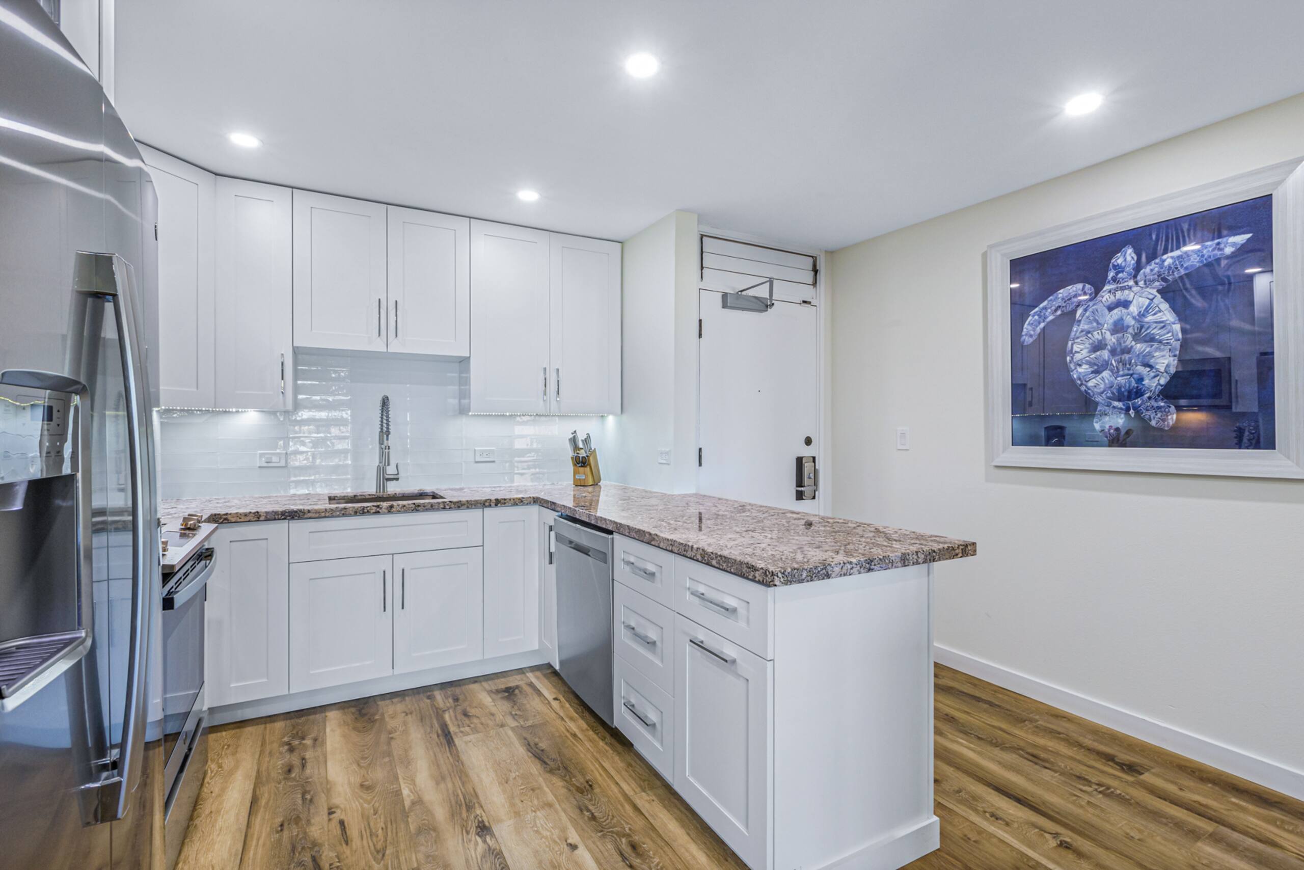 Condo in Lahaina · ★5.0 · 1 bedroom · 2 beds · 2 baths - Image 2