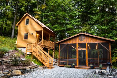 Tiny Cabin in Todd - Hot Tub, Views, Lounge Area