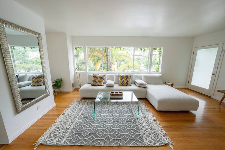 2 Private Homes – Views & Pool – 6 beds / 6 baths! gallery image 2