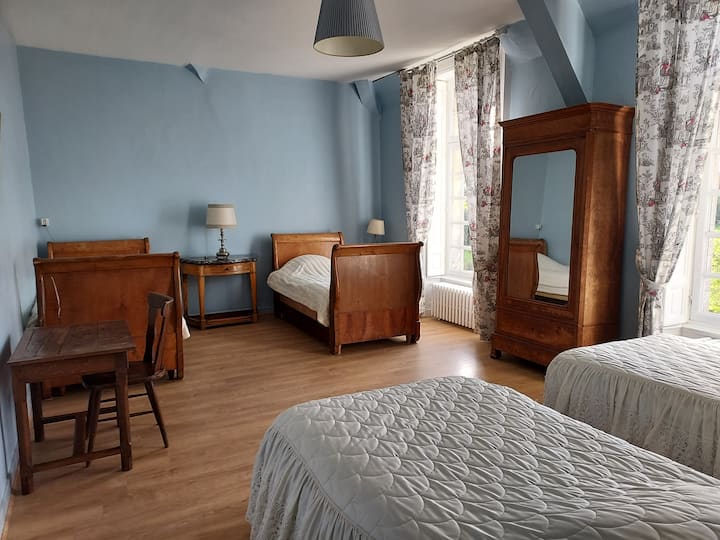 ห้องพักมี 4 เตียง