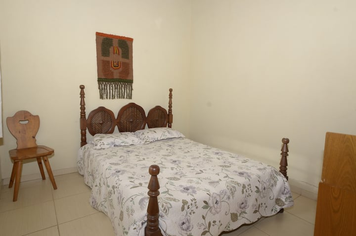 בית 2 - חדר שינה 4 - מיטה זוגית אחת