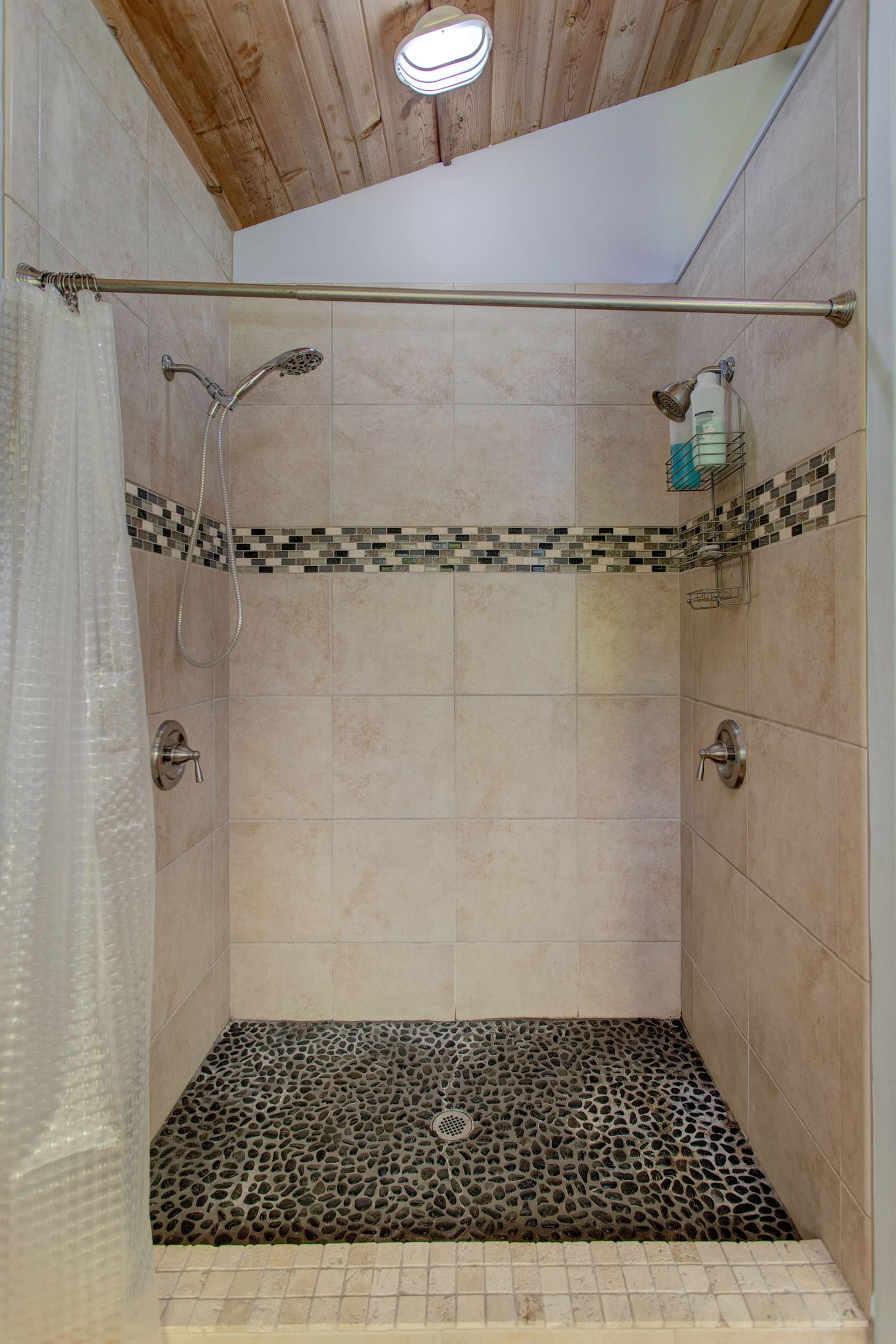 Home in Pahoa · ★5.0 · 2 bedrooms · 2 beds · 2 baths - Image 18