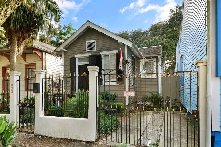 Gated Home with Parking and Guesthouse