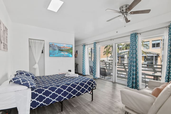 Deco 305 managed Airbnb listing 1