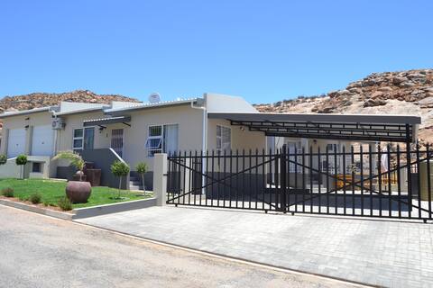 Chef's@6 - 2 bedroom town house