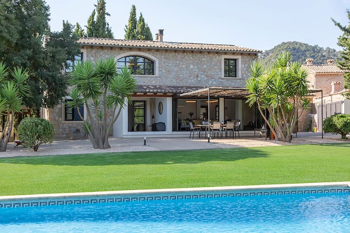 Sa Viña- stunning villa with a private land & pool