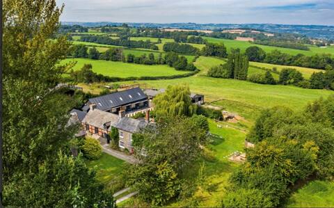 Westbrook Court nr Hay on Wye (21 adults + 5 kids)