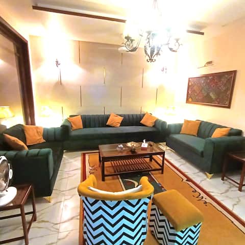 Top Notch I Elegant Design I Clean I Family Home