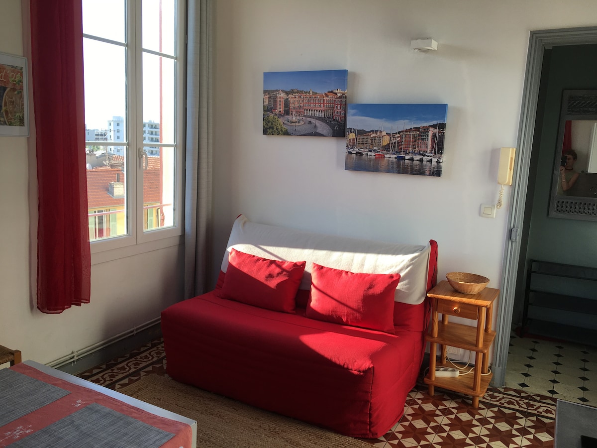 Successful Airbnb property: Two quiet and bright rooms in Nice West in Nice