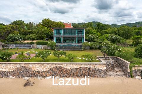 BeachFront Modern 4 Bedroom Pool Villa!
