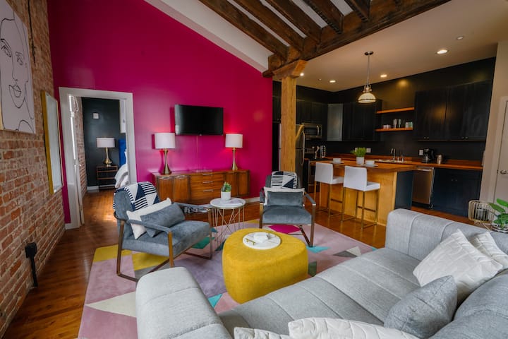 Synagogue: Nola's Hottest Vacation & Art House! - New Orleans, LA