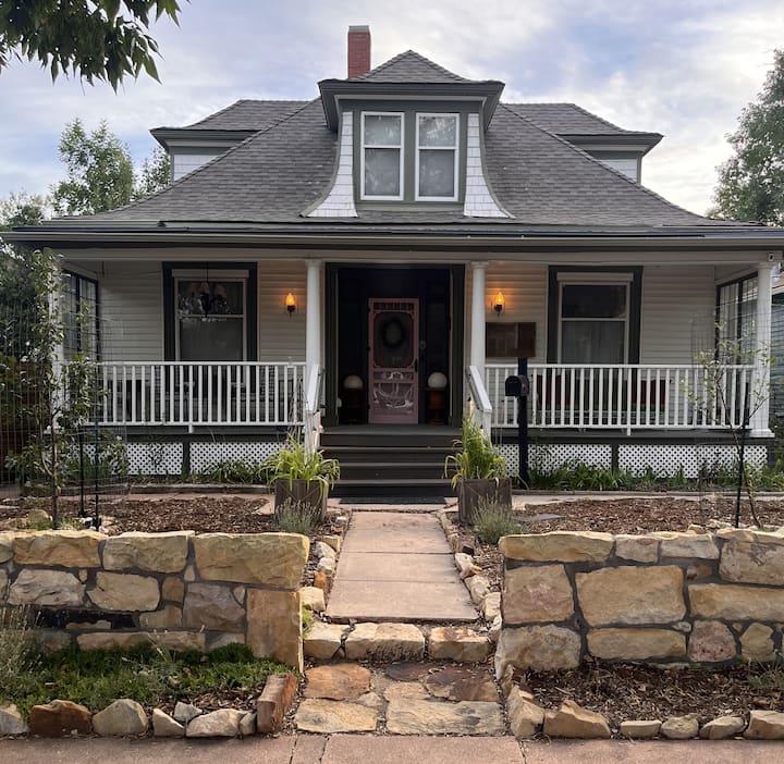 Old Colorado City Home
A-strp-26-0039 - Colorado Springs, CO