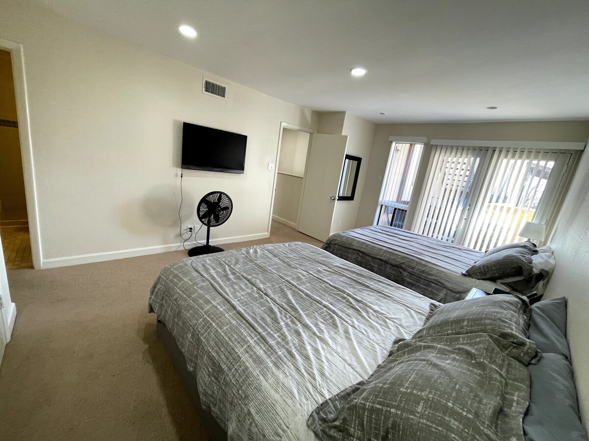 Downtown/Whole Foods HQ - Executive Road Suite