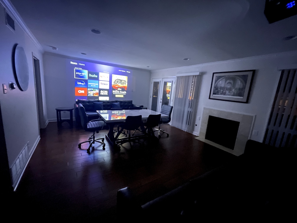 Downtown/Whole Foods HQ - Executive Road Suite