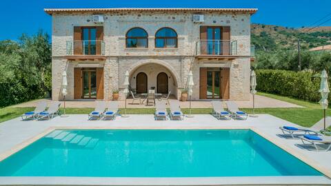 Green Stone Villas Apartments (12-22 persons)