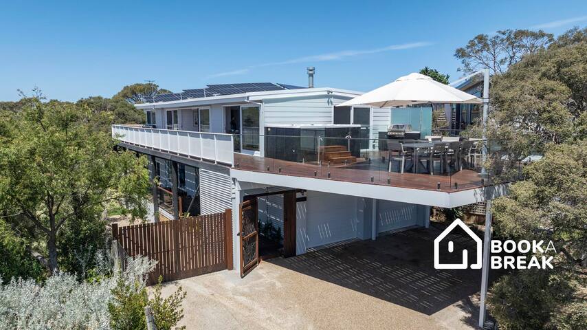 Style In Sorrento – Bay Views, Spa, Snooker, Beach