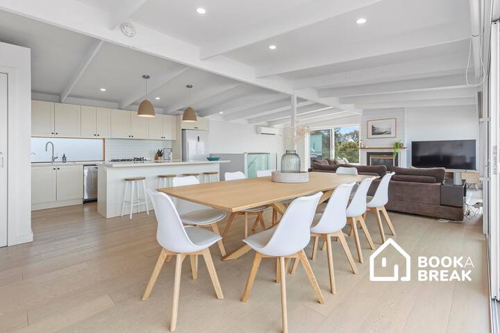 Style In Sorrento – Bay Views, Spa, Snooker, Beach gallery image 4