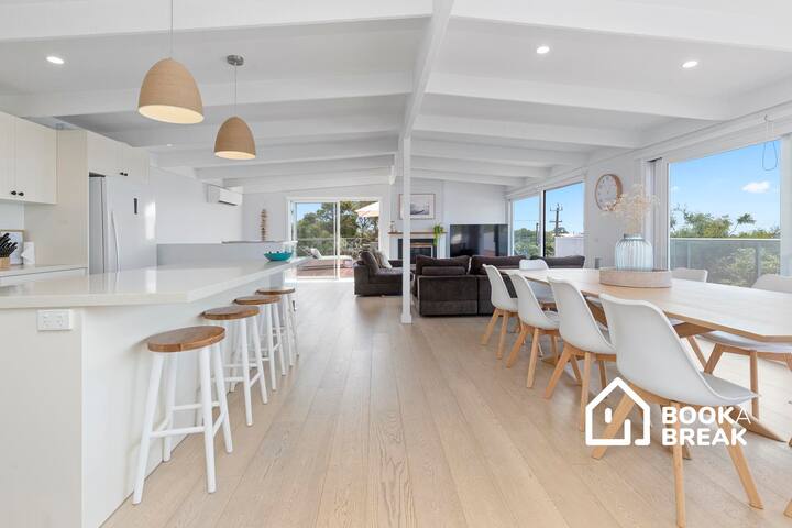 Style In Sorrento – Bay Views, Spa, Snooker, Beach gallery image 5