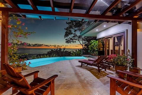Luxury Ocean View/Walk to Beach! Sleeps up to 16