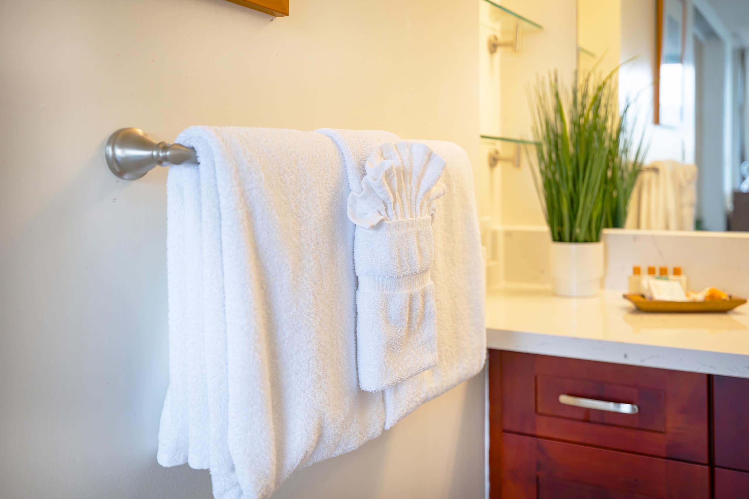 Condo in Honolulu · ★4.72 · 1 bedroom · 3 beds · 1 private bath - Image 21