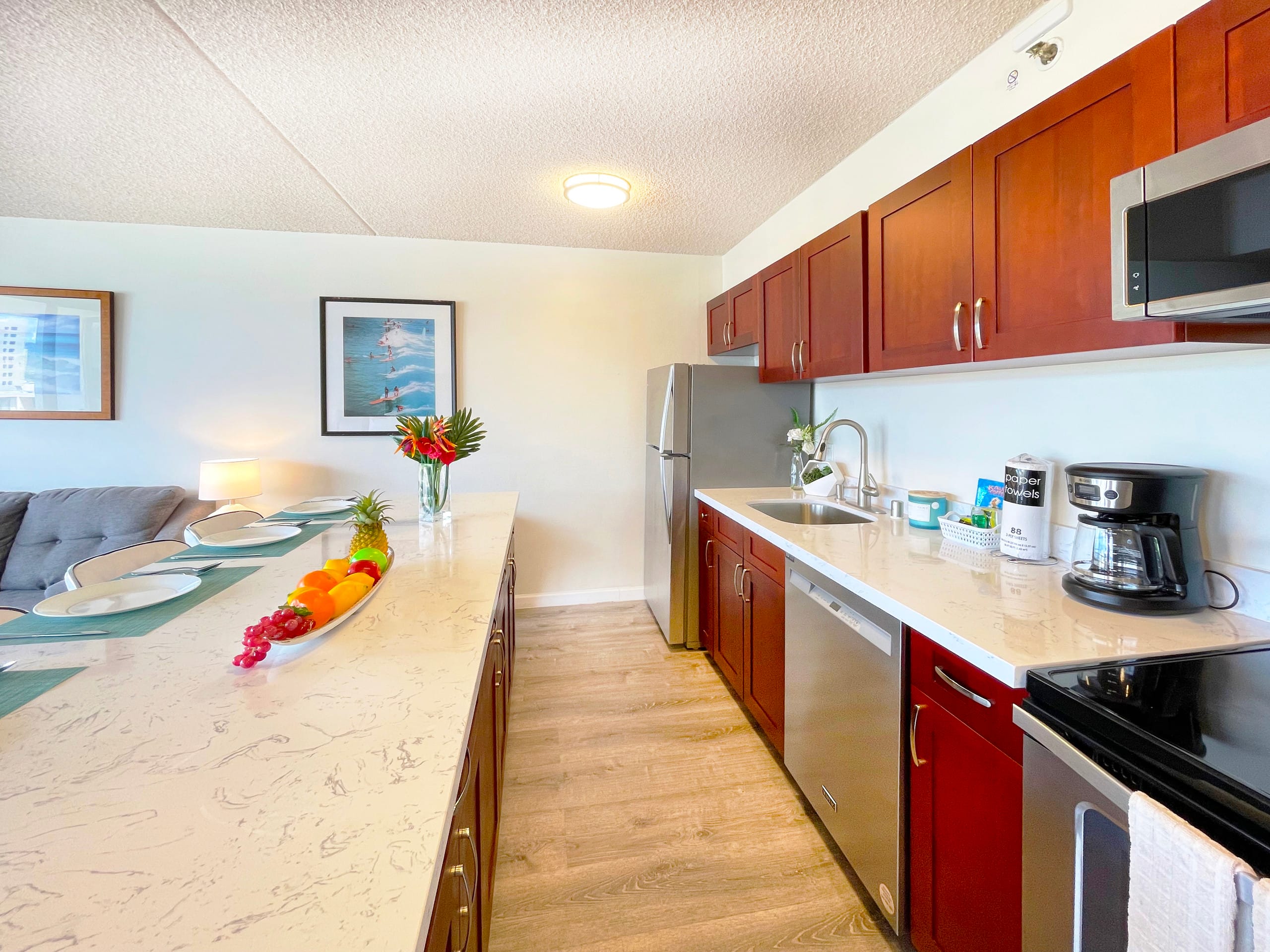 Condo in Honolulu · ★4.72 · 1 bedroom · 3 beds · 1 private bath - Image 9