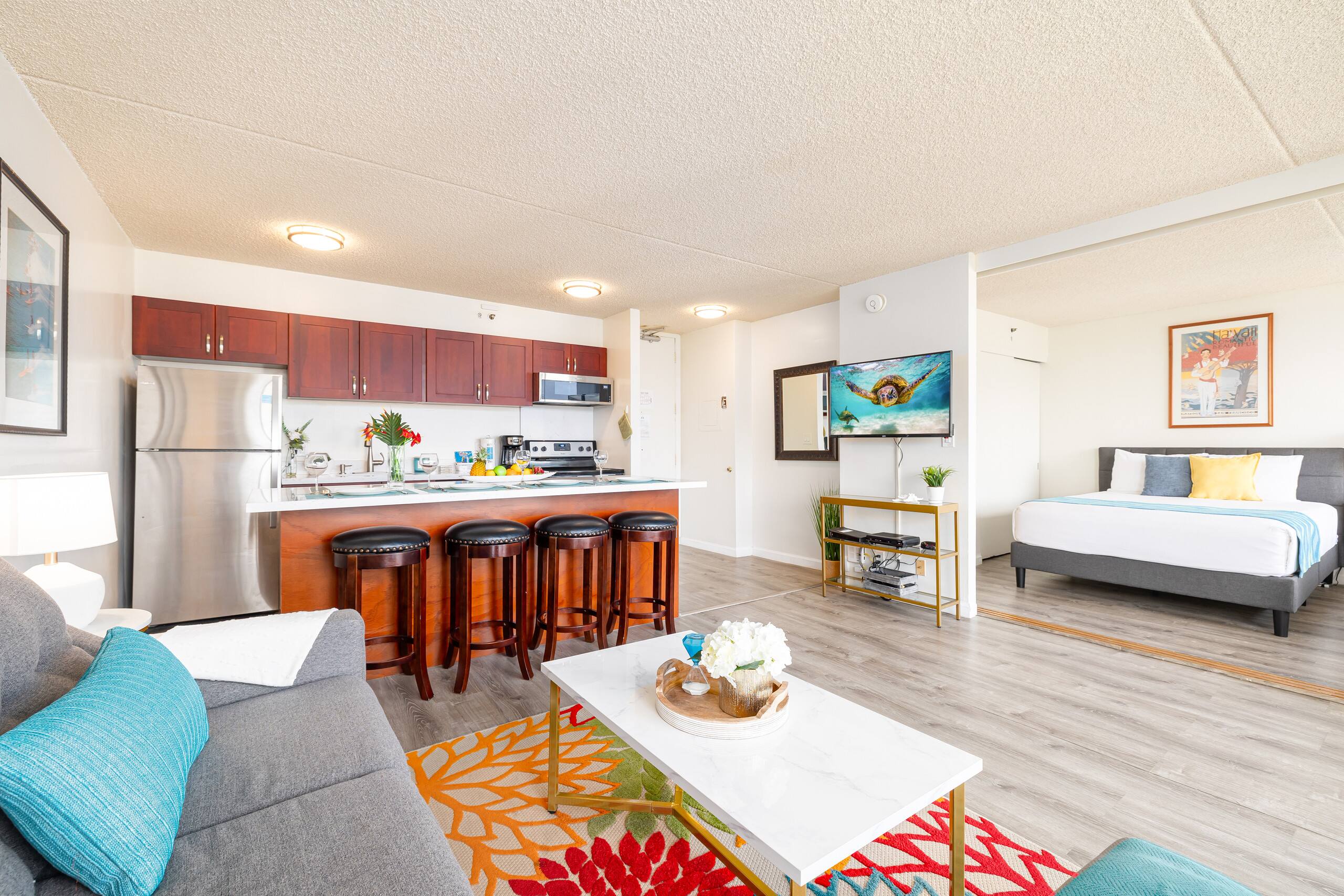 Condo in Honolulu · ★4.72 · 1 bedroom · 3 beds · 1 private bath - Image 5