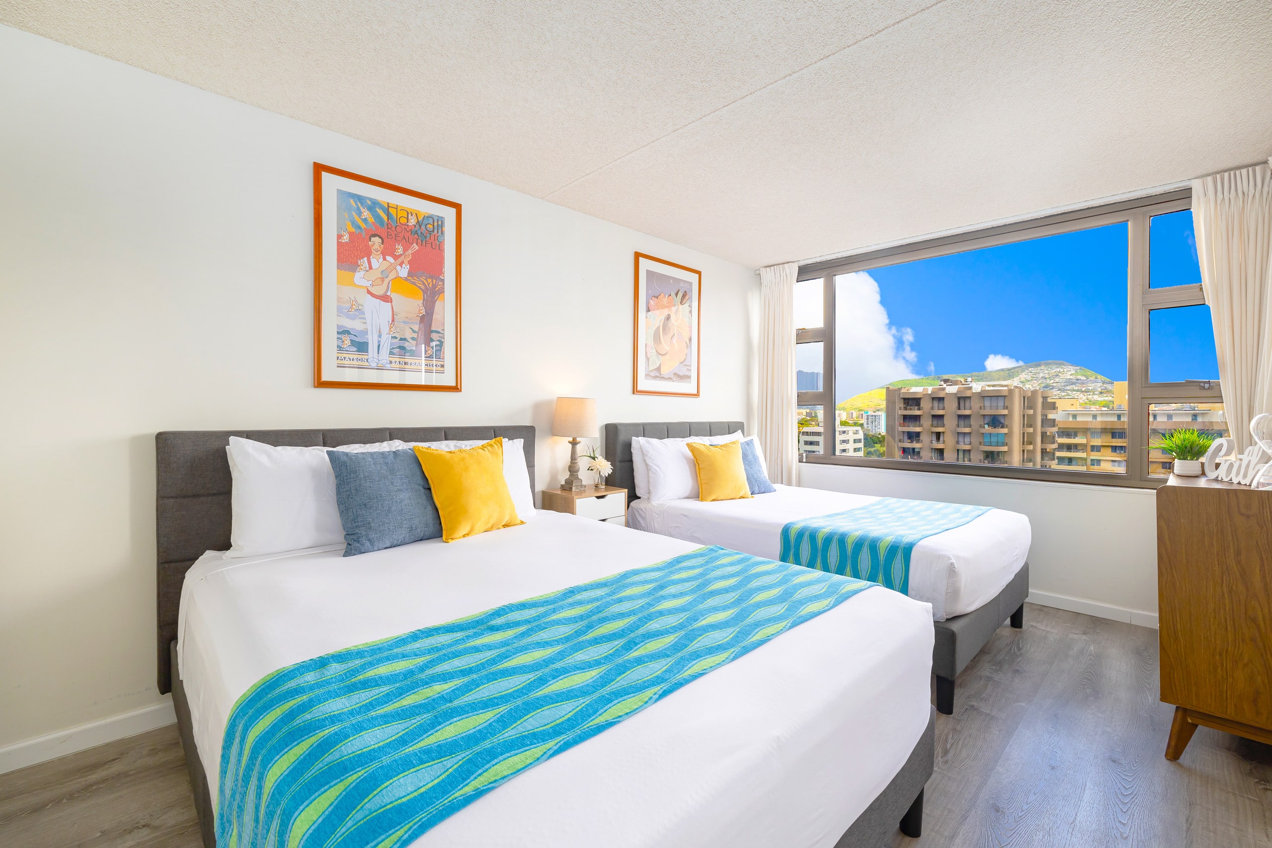 Condo in Honolulu · ★4.72 · 1 bedroom · 3 beds · 1 private bath - Image 1