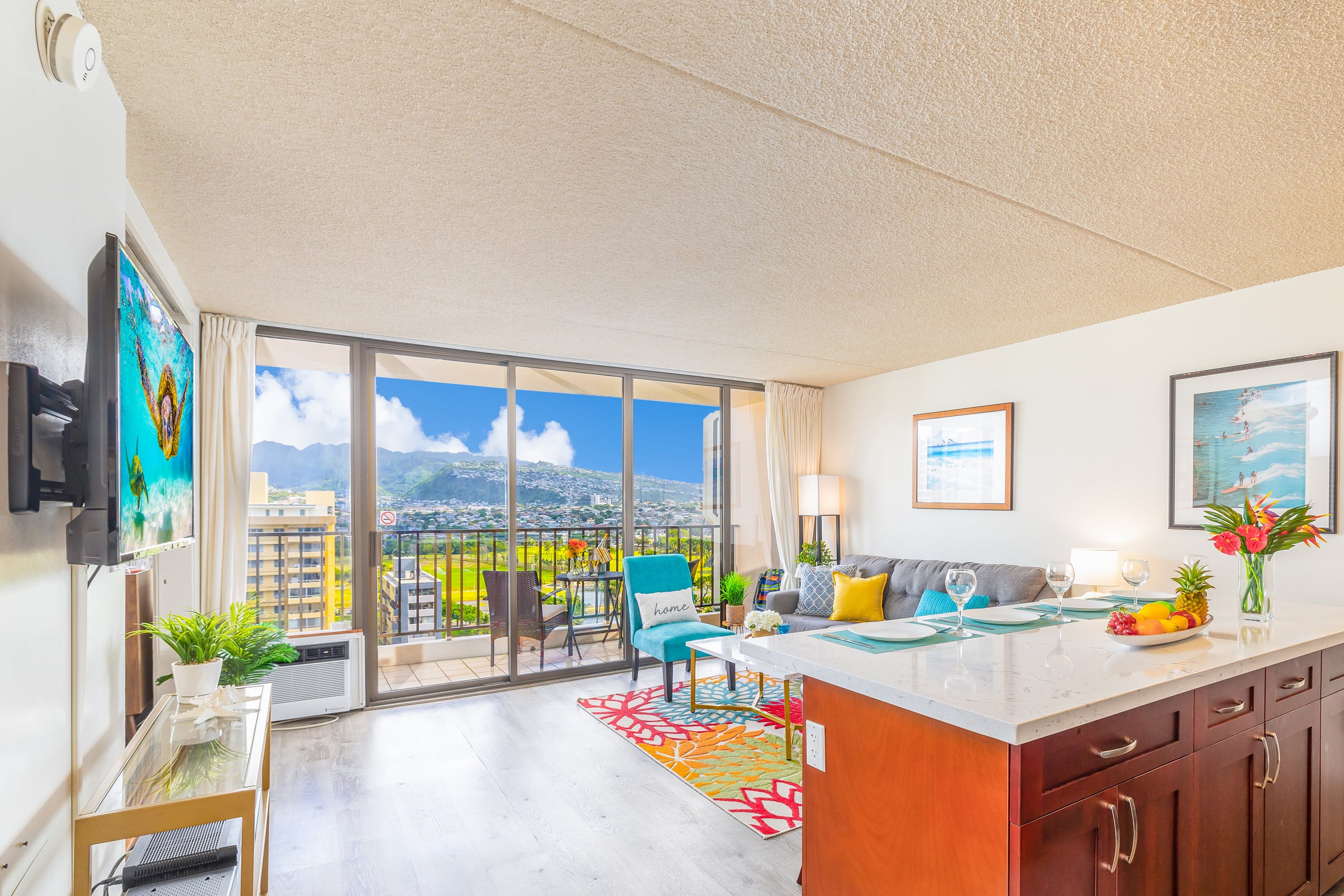 Condo in Honolulu · ★4.72 · 1 bedroom · 3 beds · 1 private bath - Image 2