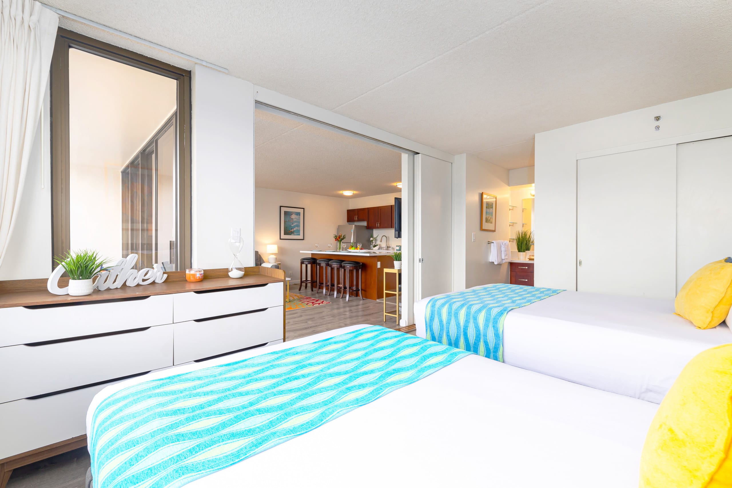Condo in Honolulu · ★4.72 · 1 bedroom · 3 beds · 1 private bath - Image 17